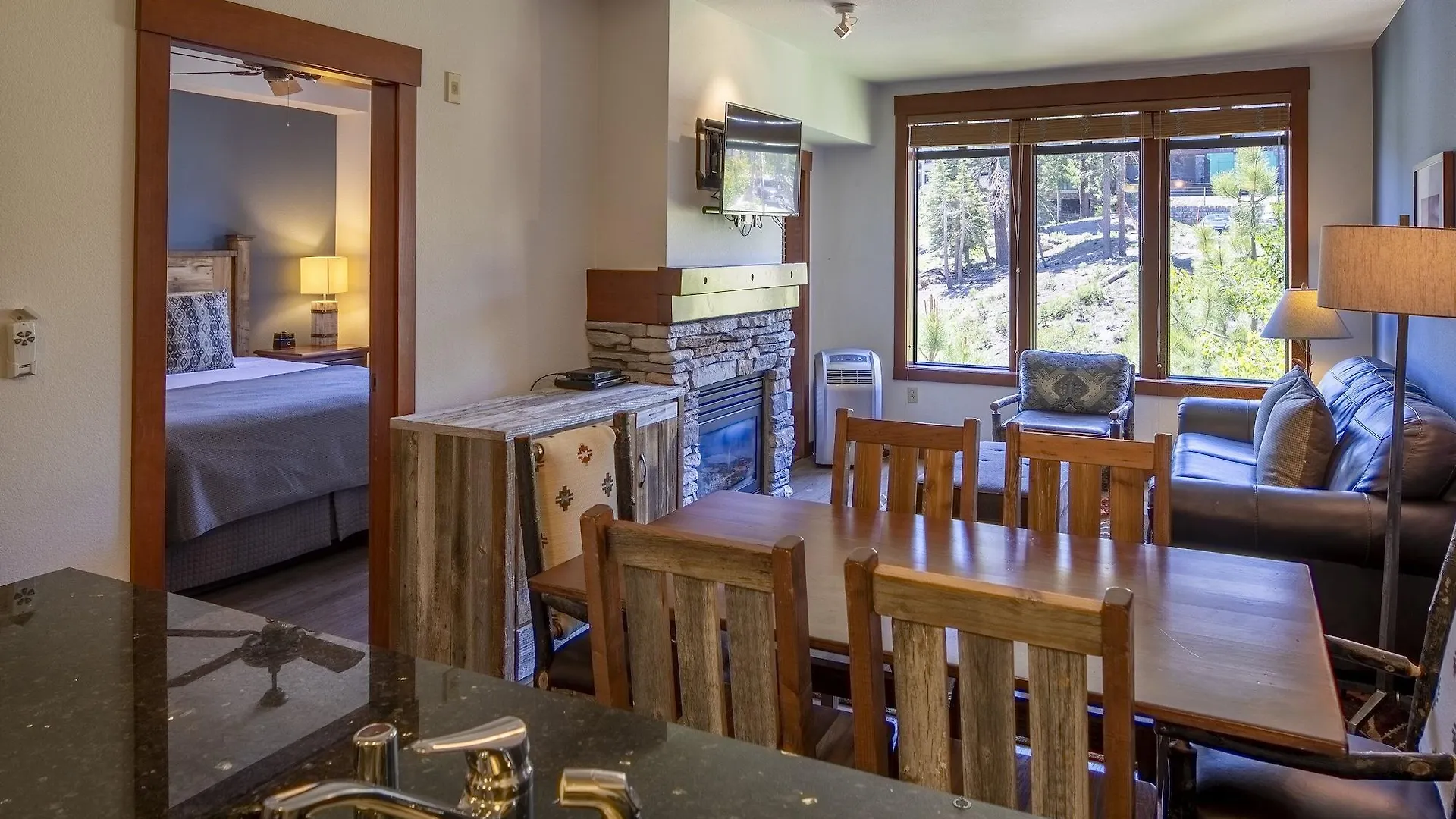 The Village Lodge Mammoth Lakes 4*,