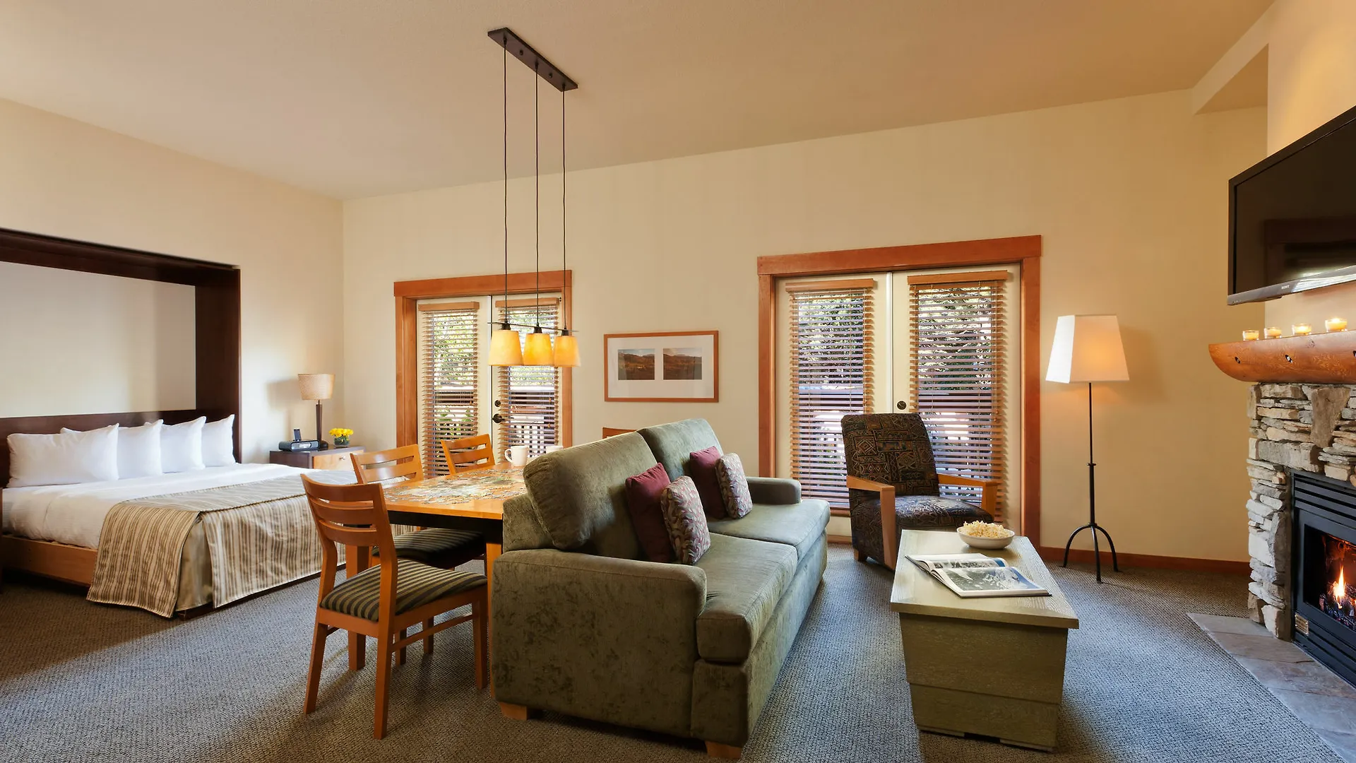 Resort The Village Lodge Mammoth Lakes